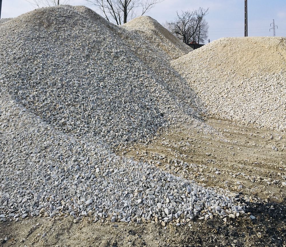 Transport - ziemia , piasek , piach , kamien , beton, cement