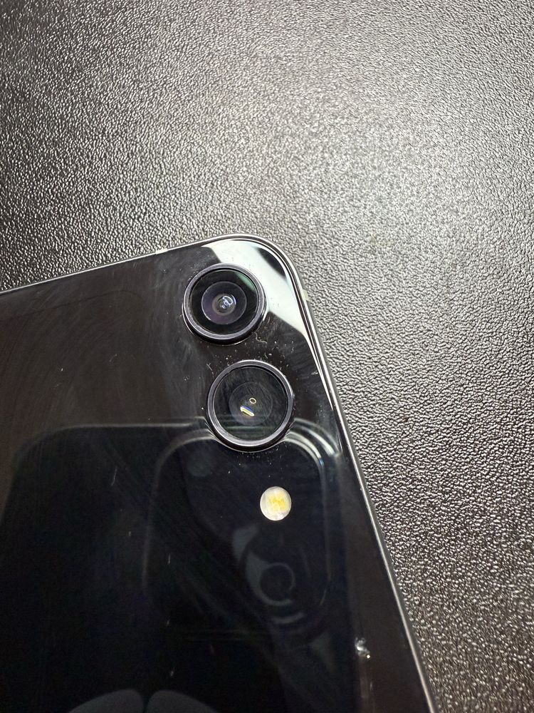 Samsung GALAXY Z flip 5 (como novo) *ainda com garantia*