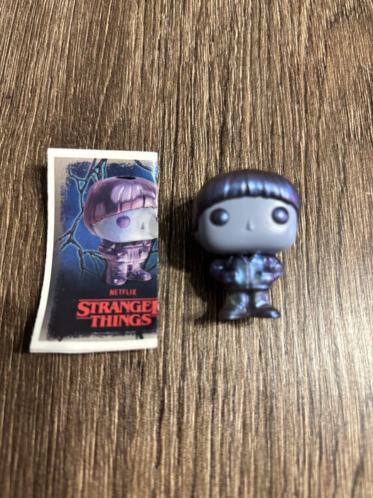 Фігурка Kinder Joy Уілл з вивороту. Stranger Things