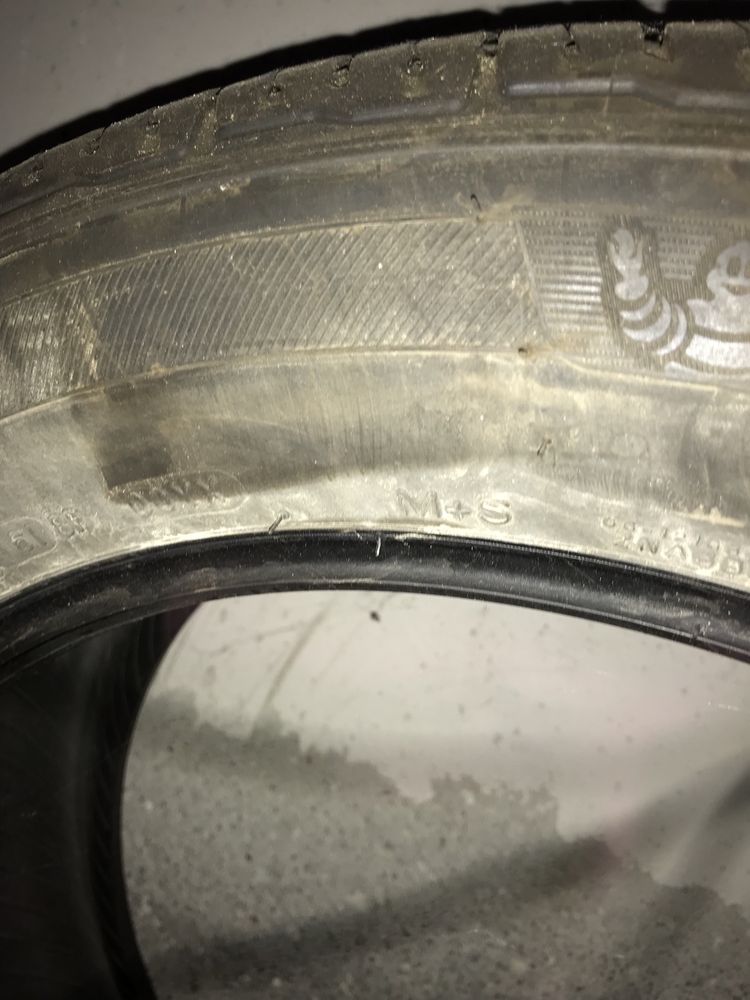 Opony wielosezonowe Michelin Premuim  XLT 235/50 R19