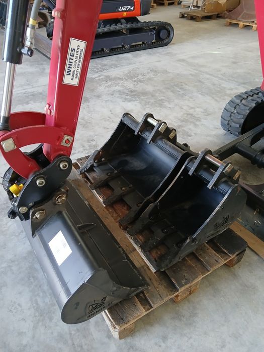 Mini escavadora giratória Yanmar Nova
