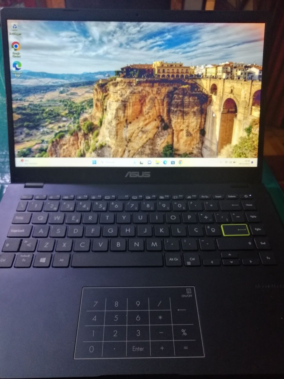 Portátil Asus 14