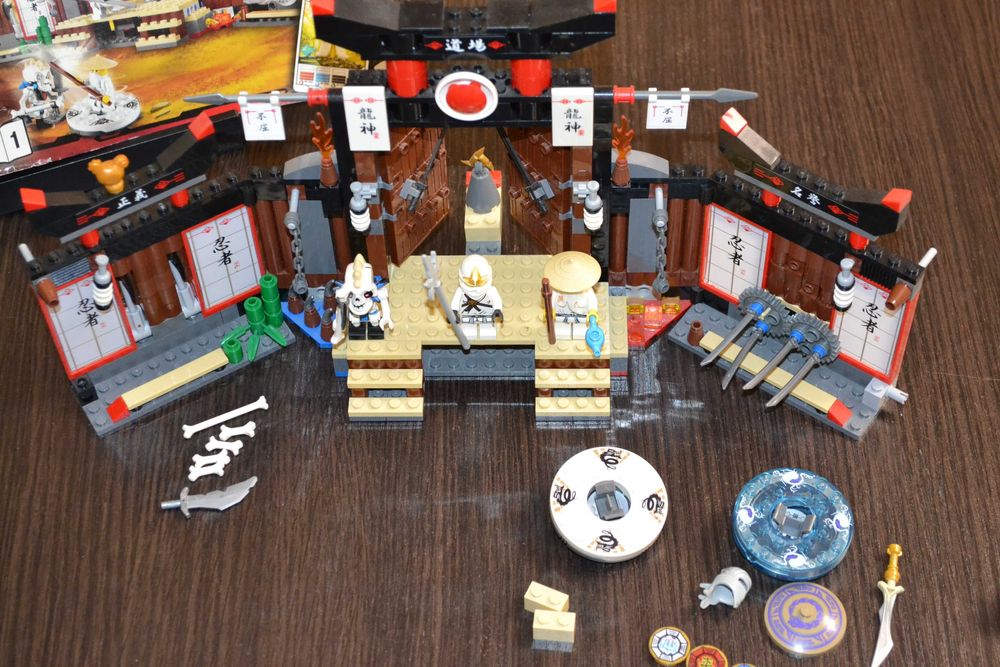 Оригінал Lego LEGO NINJAGO Додзе для кружитцу Ретро  набір 2504