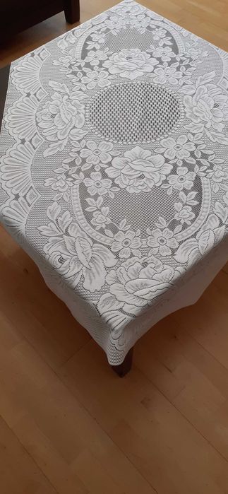 używany ażurowy obrus prostokąt poliester gruby 145x80