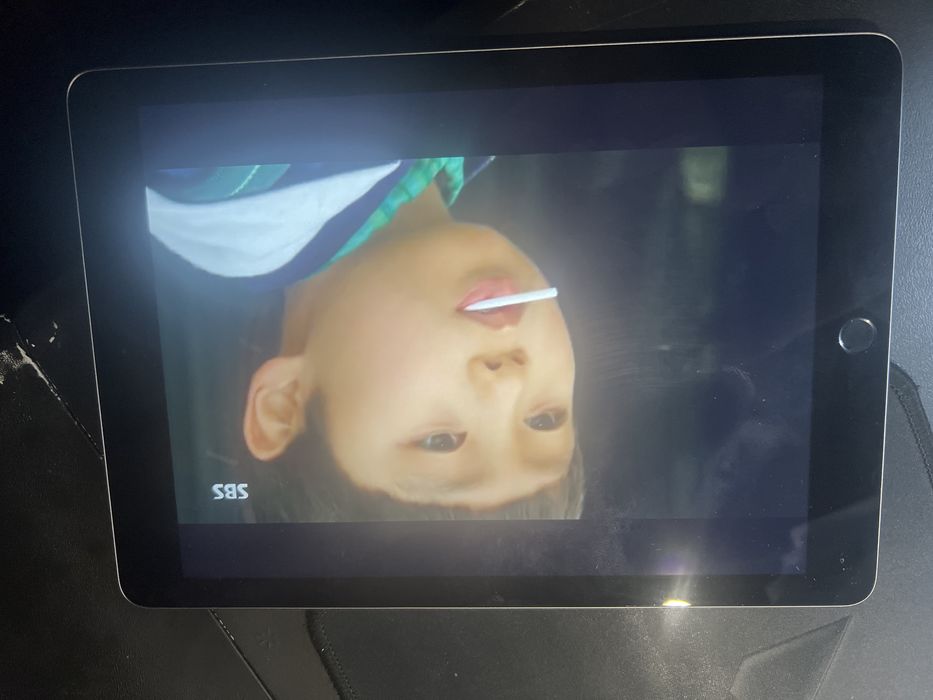 Продам iPad 6 в хорошем состоянии