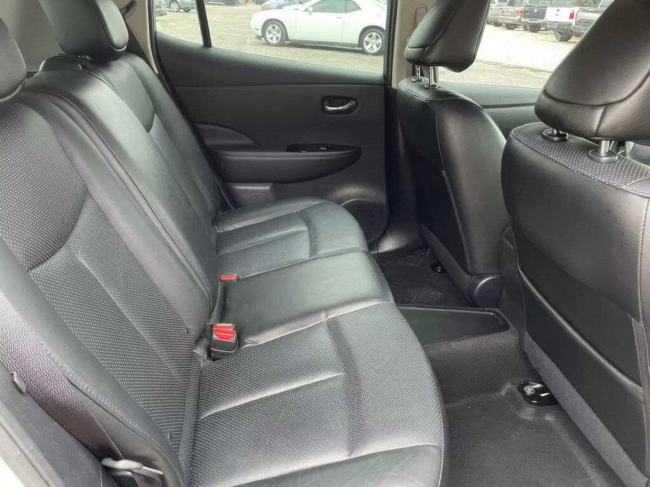 Nissan LEAF SL      2015