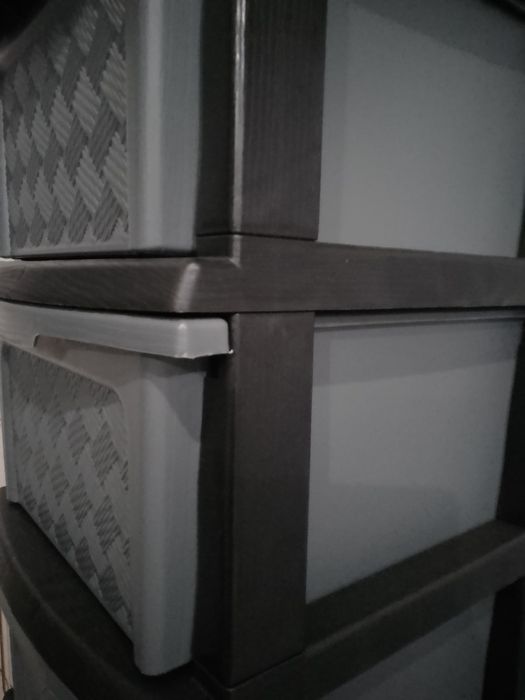 Пластиковий комод сірий для речей