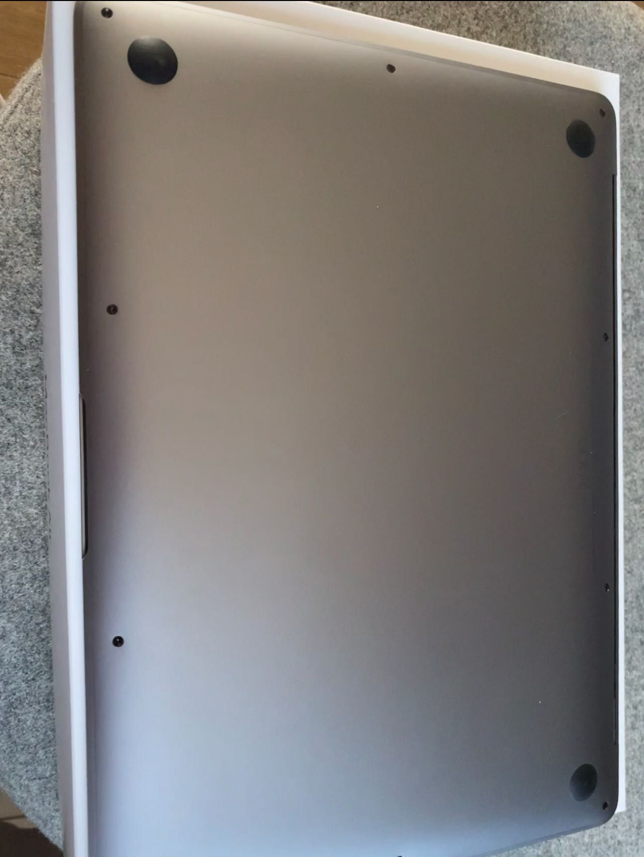 MacBook Air 13 8 RAM, 256 GB dysk Space Gray