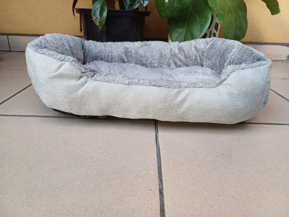 Łóżko, szare legowisko dla małego psa, rozmiar S