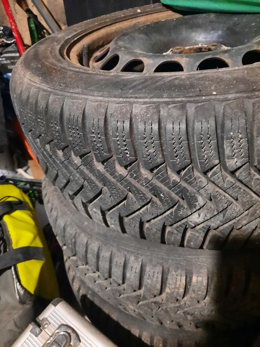 koła z oponami zimowymi używane 3 miesiace 3 szt.205/55R16