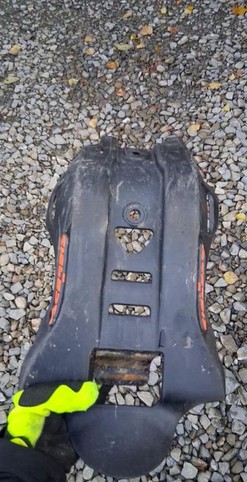 Osłona pod silnik