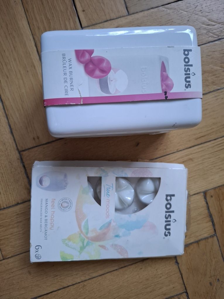 Ceramiczny kominek zapachowy i wosk.