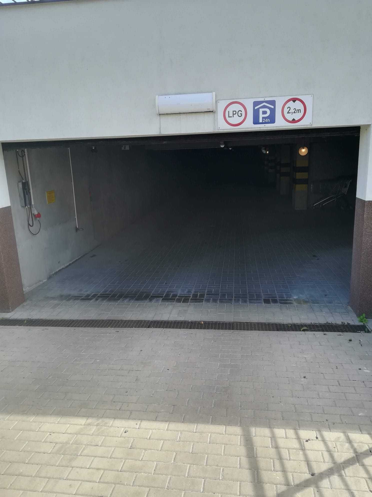 Garaż parking podziemny miejsce postojowe do wynajęcia