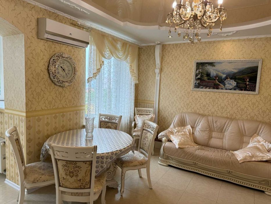 Продаж трикімнатної квартири. Тихий спокійний район