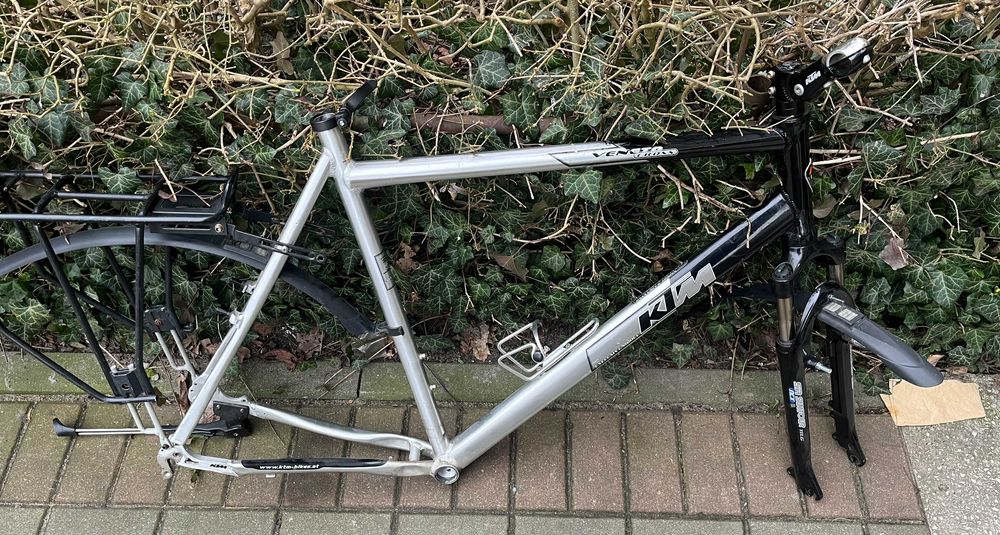 Rama 25" 63cm KTM Veneto Cross 28 duża + ew. dodatkowy osprzęt