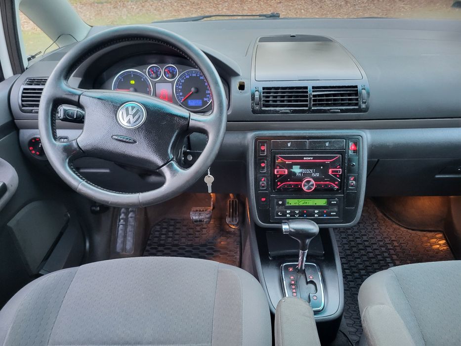 Sharan 1.9 TDI 7 osob doinwestowany