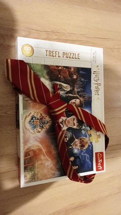 Puzzle Trefl Harry Potter 300el 8+ , krawat gratis