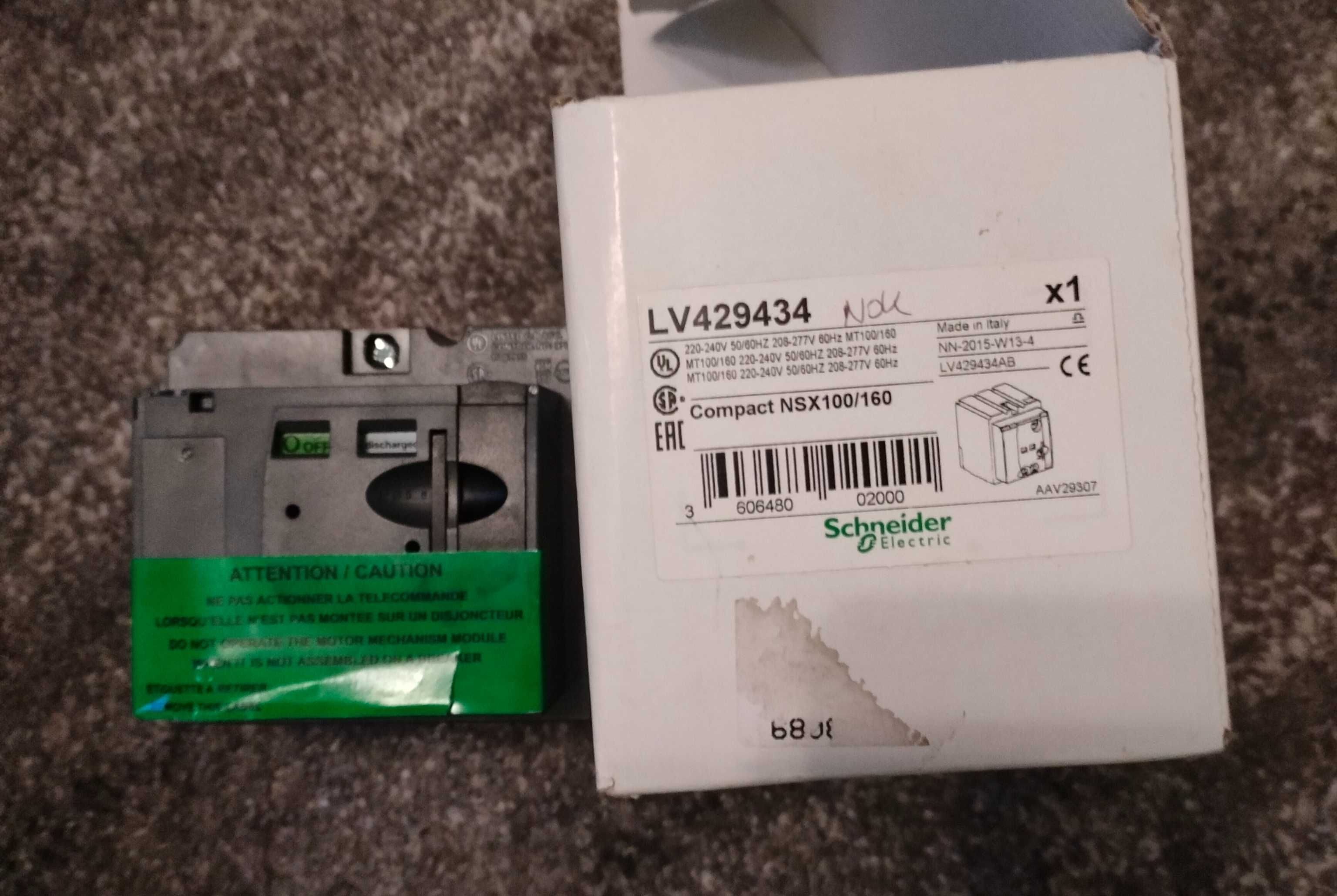Napęd silnikowy wyłącznika MT 100/160, NSX 100/160, Schneider