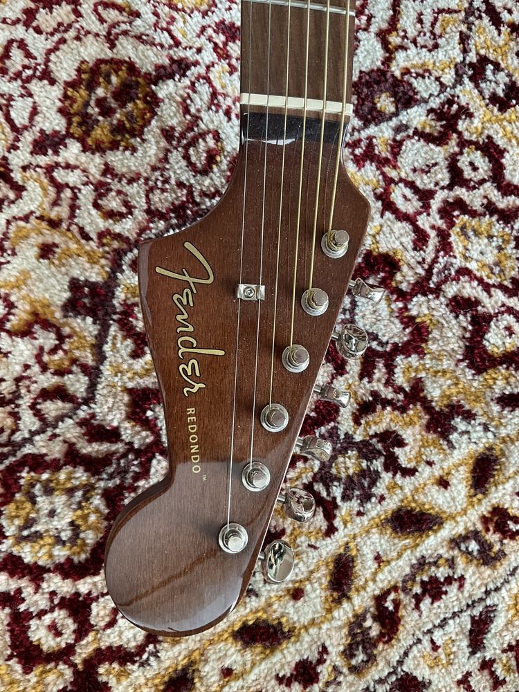 Gitara elektroakustyczna FENDER REDONDO