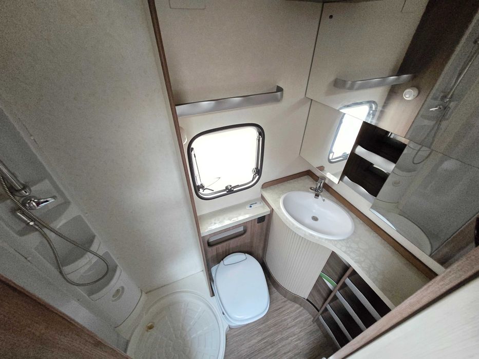 Przyczepa kempingowa HOBBY 545 KMF DeLuxe TRUMA salon polska faktura