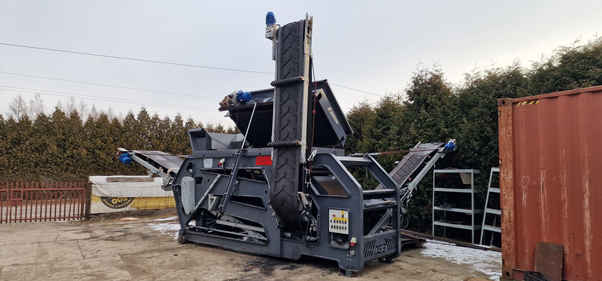 Przesiewacz DG MACHINES 3 frakcje sieje kompost przez 10 mm sito
