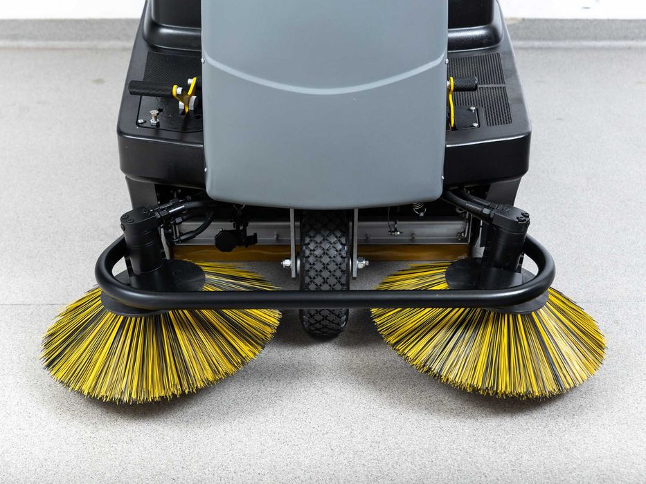 ZAMIATARKA KARCHER KM 100/100 R DIESEL 2010r 262h 10400m²/h 30000netto