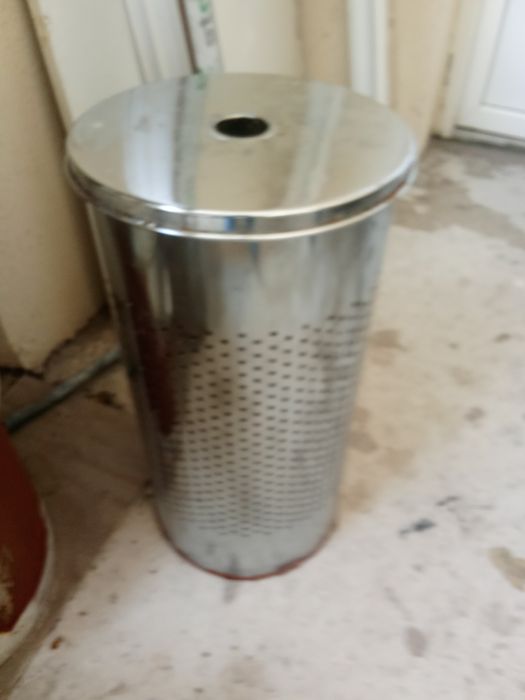 Мусорное ведро с крышкой , хромированное, б/у