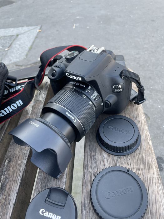 Canon Eos 1200D com lente 18-55mm e caixa