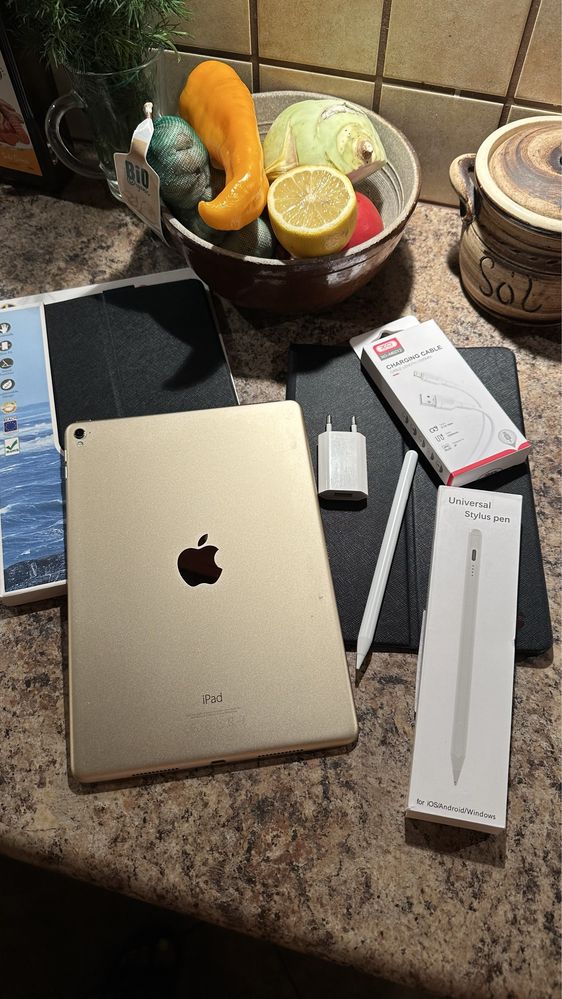 Tablet iPad Apple - 128GB - złoty  TOUCH ID - PROCREATE