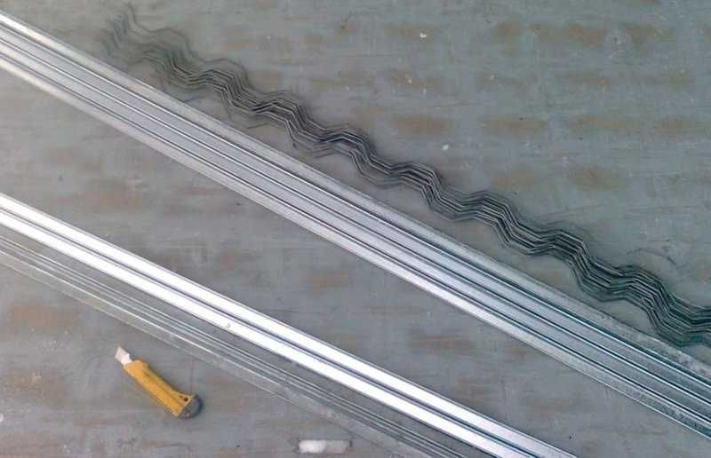 Профілі для кріплення тепличної плівки 0,7 мм з пружиною