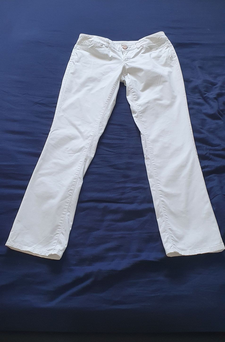 Białe spodnie Tommy Hilfiger M/L