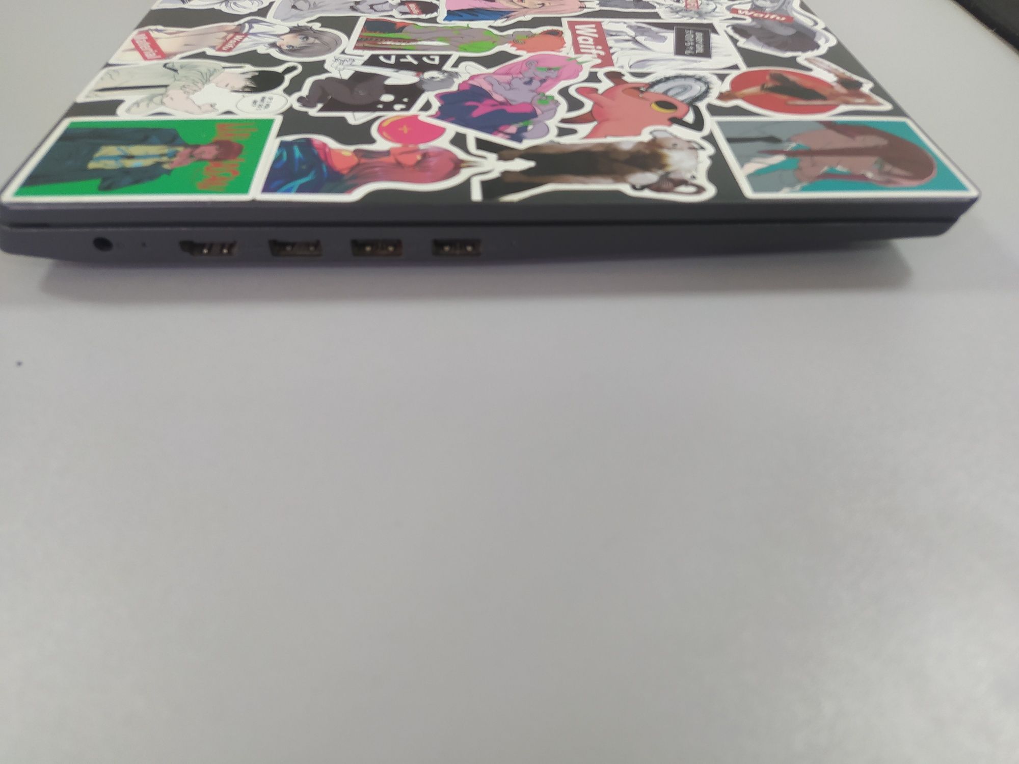 Ноутбук Lenovo v15