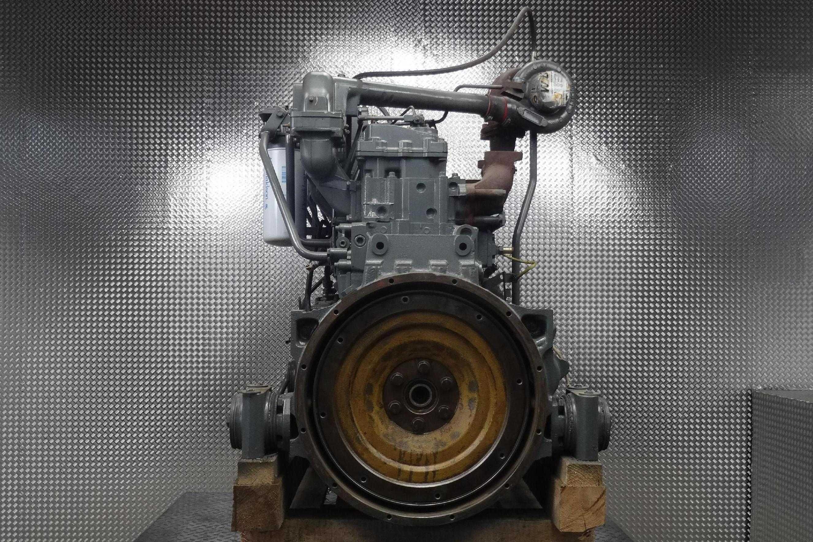 Silnik spalinowy - Komatsu S6D125E-2 - Spycharka D65PX-12