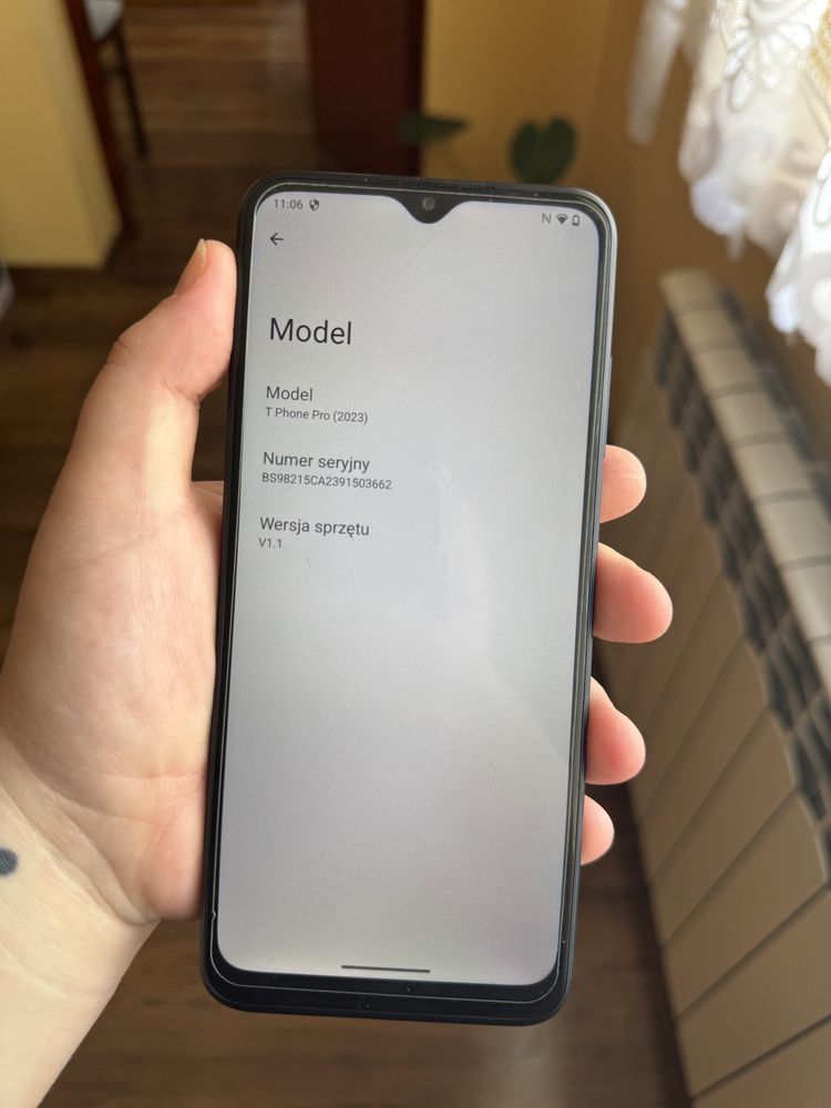 T PHONE PRO (2023)