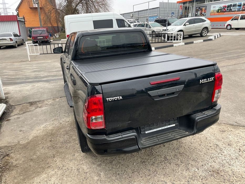 Кришка багажника трехсостовная Hilux 2015-