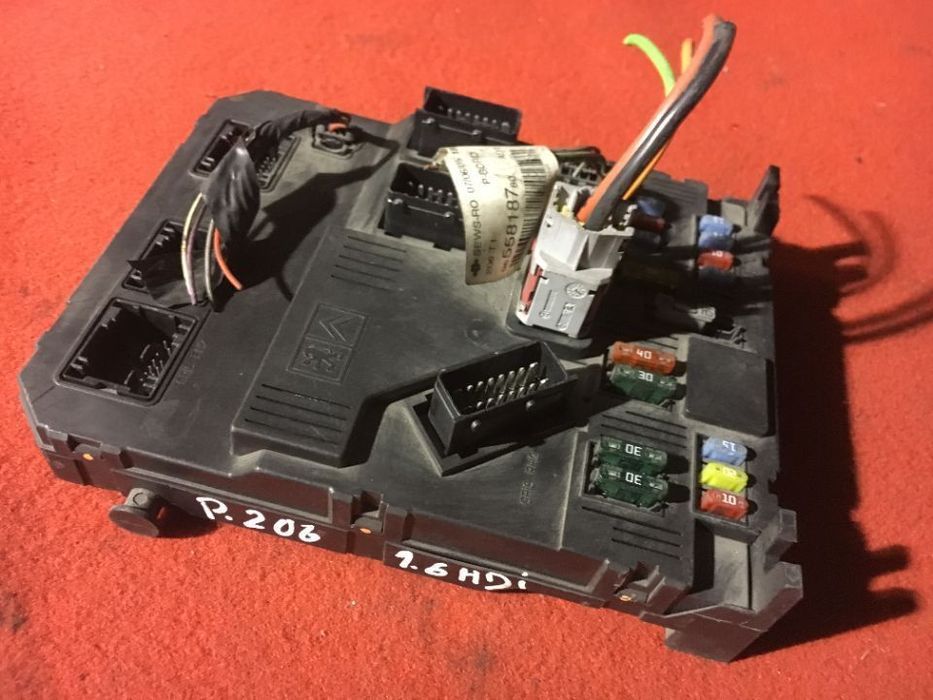 Caixa de fusivéis peugeout 206 1.6 hdi