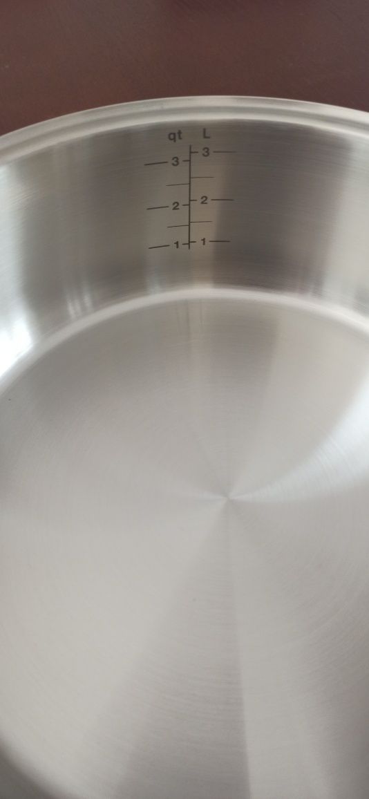Garnek firmy tupperware