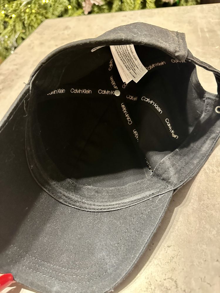Czarna czapka Calvin Klein rozmiar uniwersalny, męska