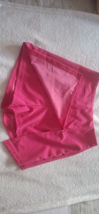 Saia calça cor de rosa