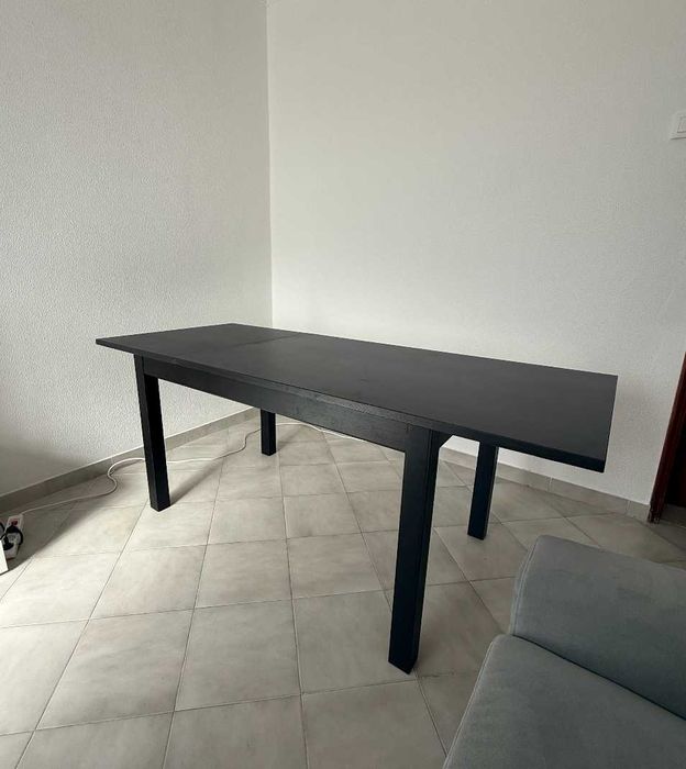 Mesa de jantar + 4 cadeiras