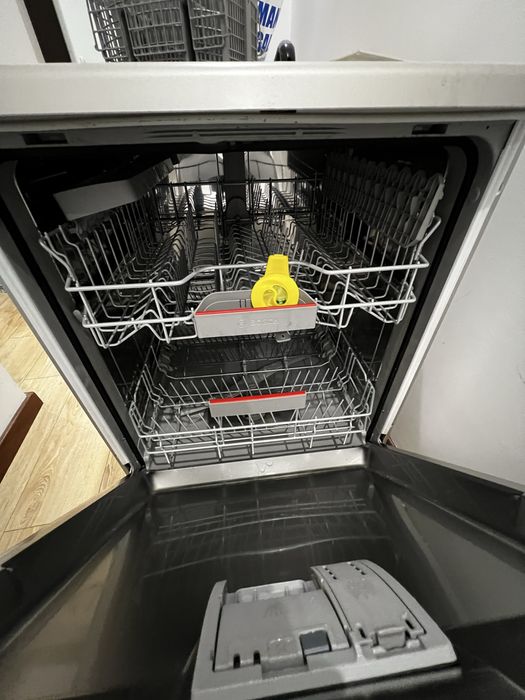 Maquina lavar loiça bosch serie 4 como nova