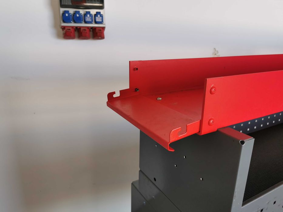 Zabudowa serwisowa warsztatowa regał samochodowy serwisowy WURTH