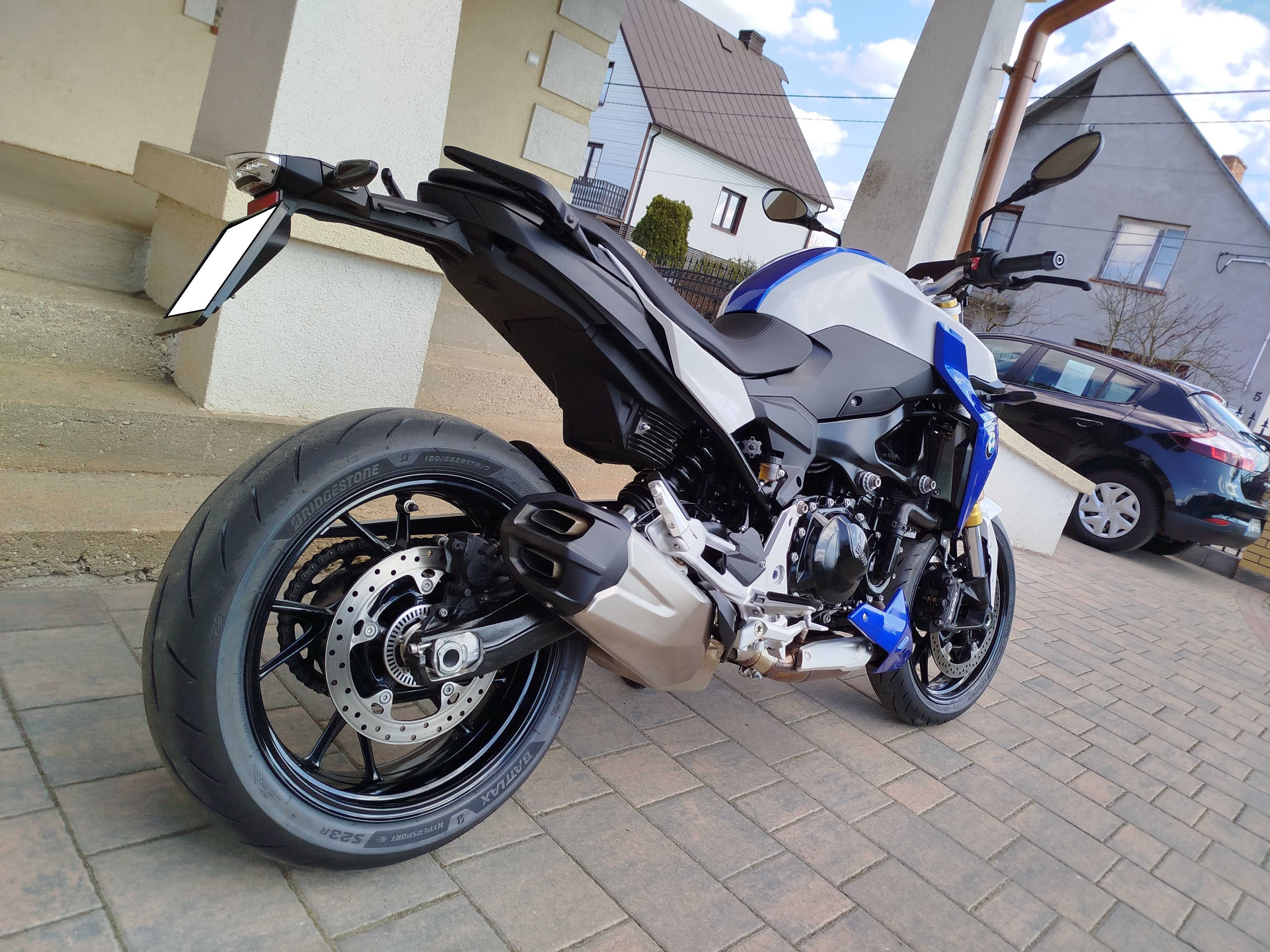 BMW F900 R, rok 2022