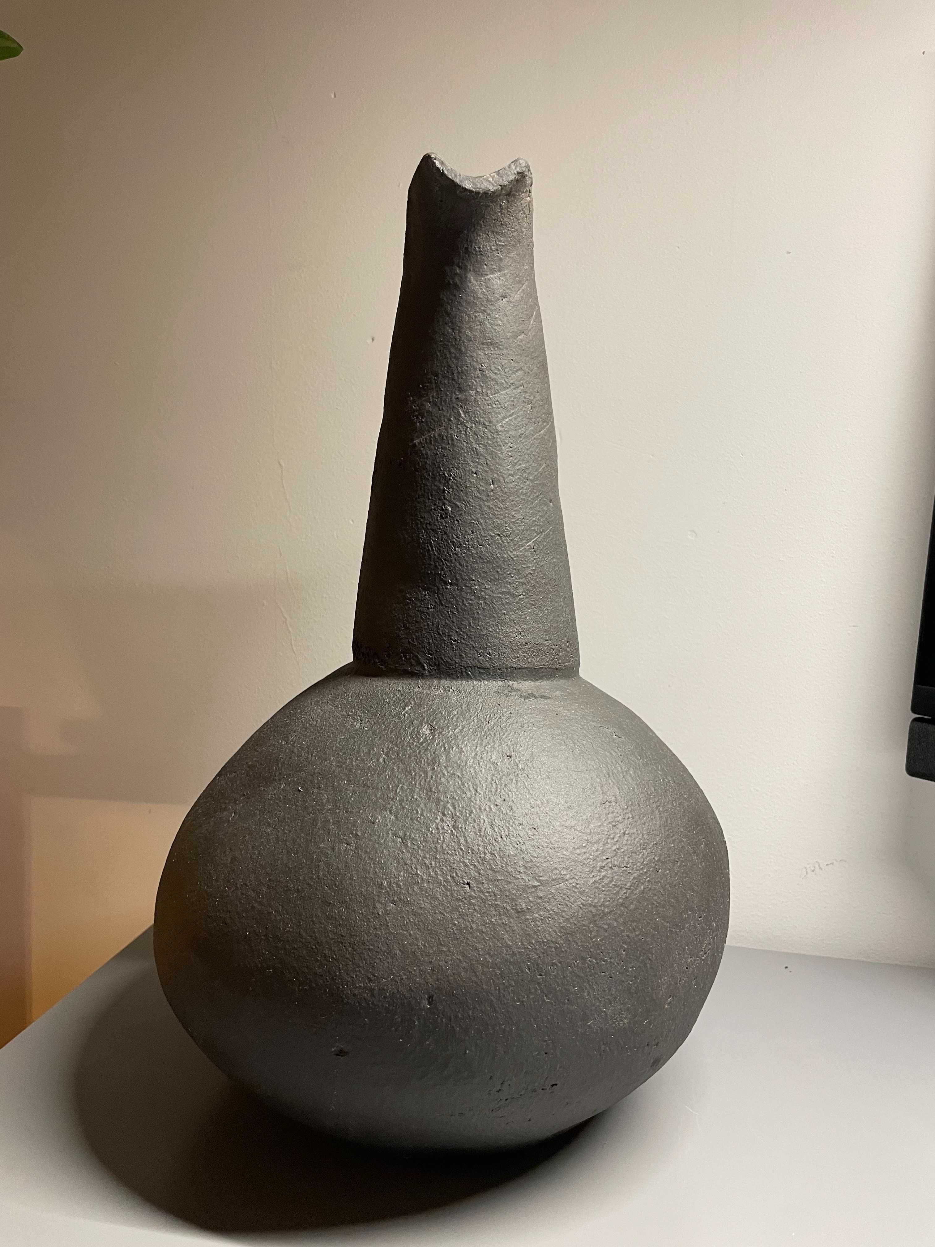 Ręcznie Wykonany Wazon Ceramiczny - Nowoczesny Styl