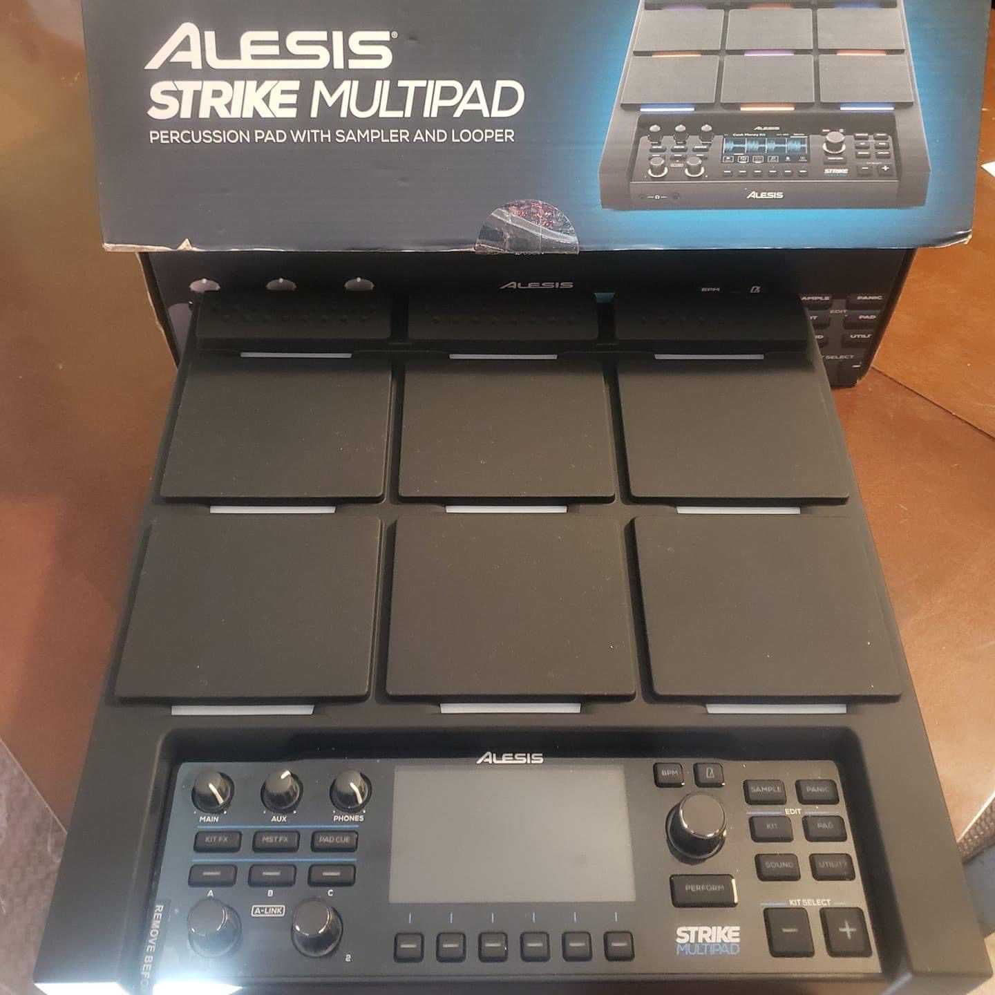 ALESIS STRIKE MULTIPAD Електронний перкусійний модуль, семплер, spd sx