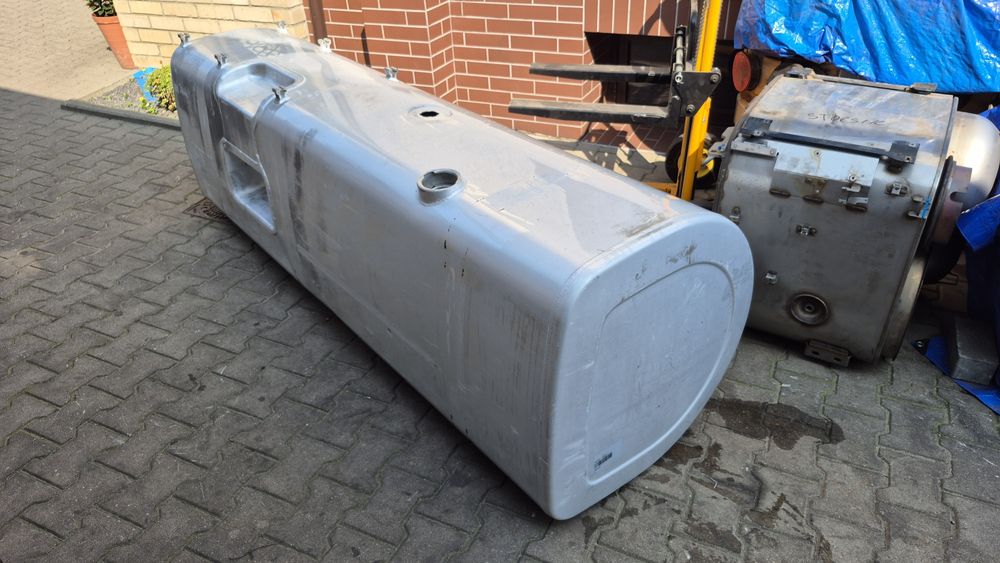 Zbiornik paliwa volvo fh 13 fh4 fh5 870 litrów bdb 218 cm