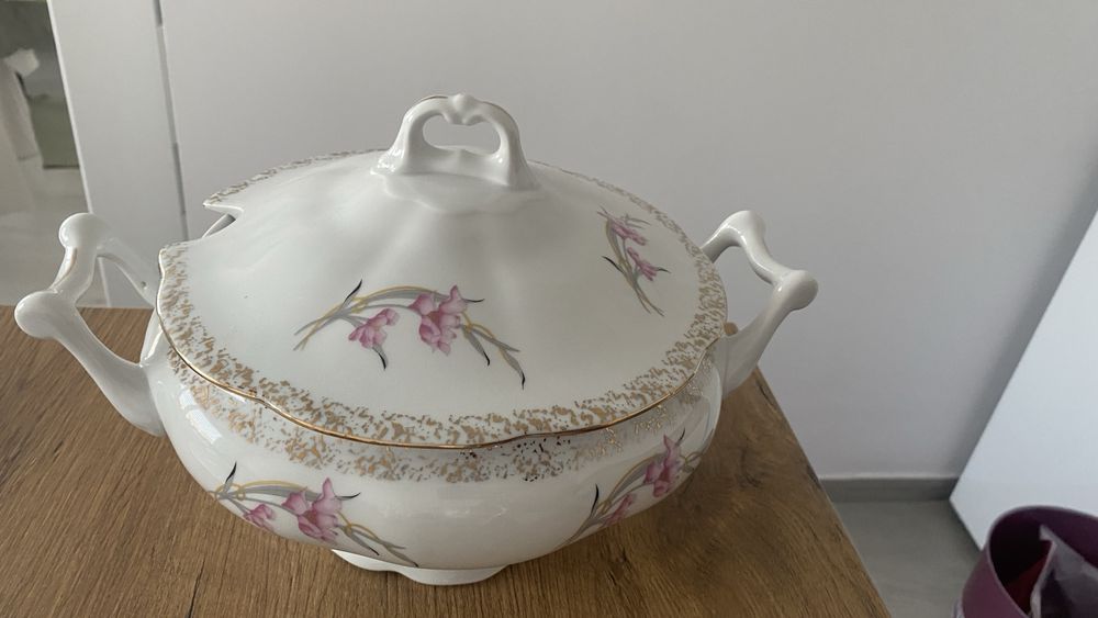 Porcelanowa Waza Chodzież Iwona z paterą i solniczką/pieprzniczka