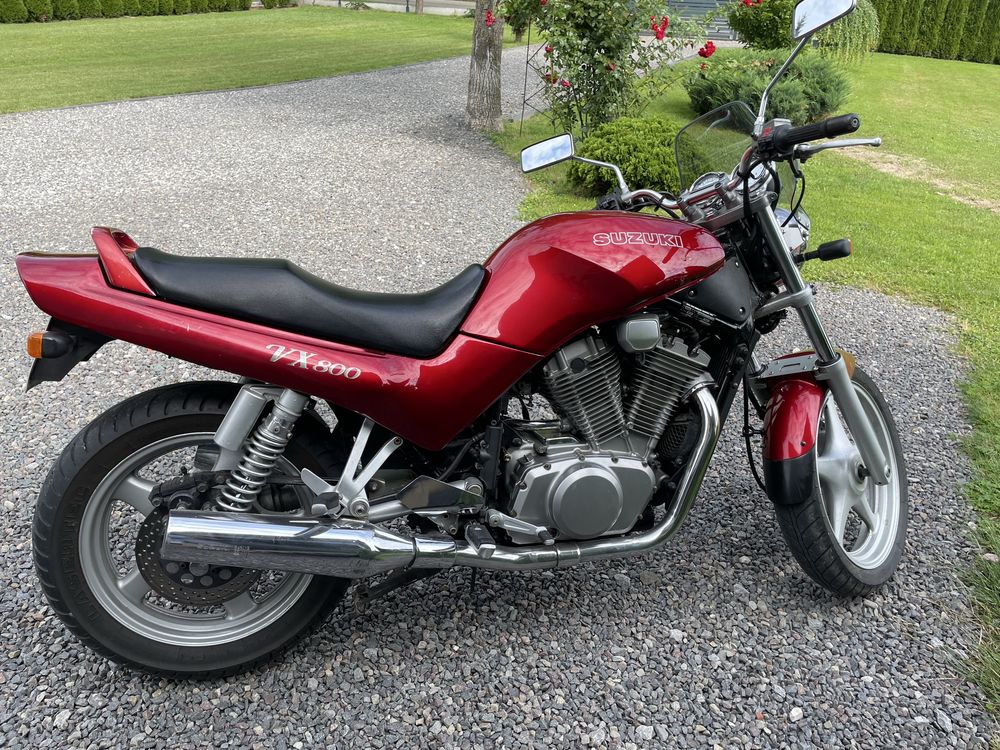 Suzuki      vX800