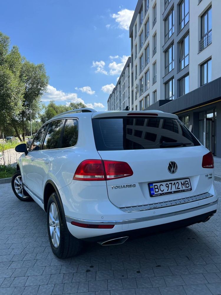 Volkswagen Touareg 2015 рік