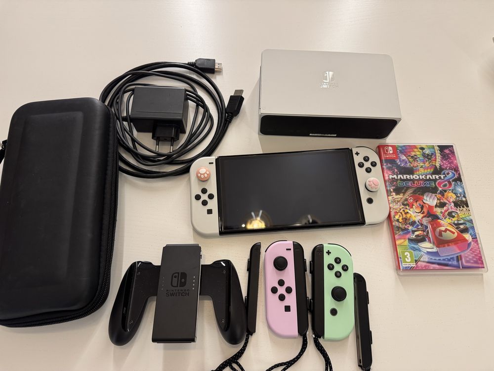 Nintendo Switch OLED - Zestaw w bardzo dobrym stanie